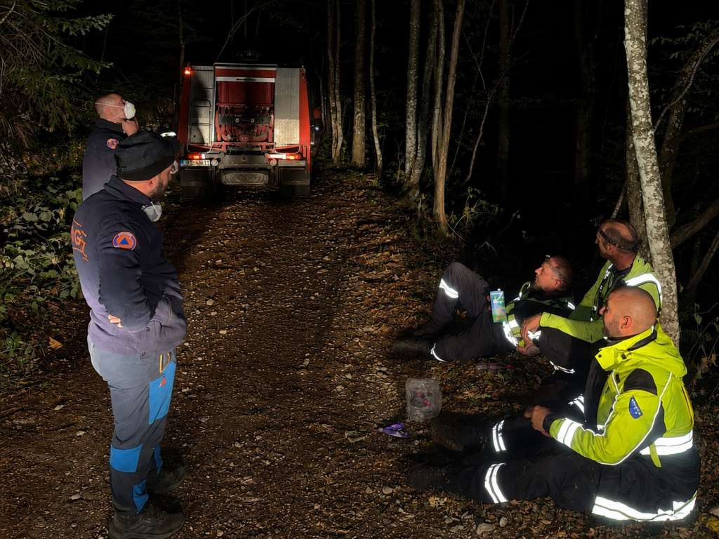 Požar na Plješevici i dalje aktivan, ekipe nastavljaju borbu protiv širenja vatre