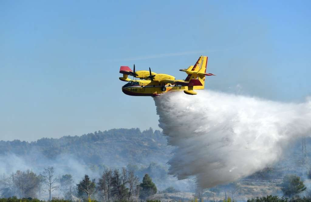 Požar iz BiH proširio se na Dubrovačko primorje, gase ga i dva kanadera