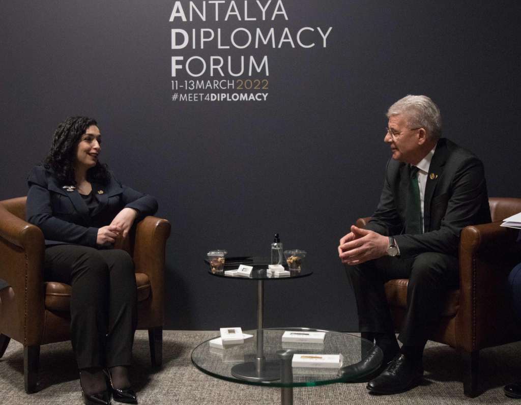 Džaferović i Osmani razgovarali u Antaliji: Liberalizovati postojeći vizni režim