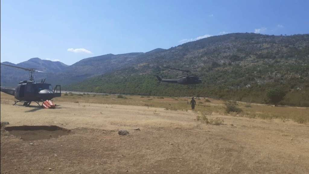 Oružane snage BiH intenzivno gase požar na području općine Neum