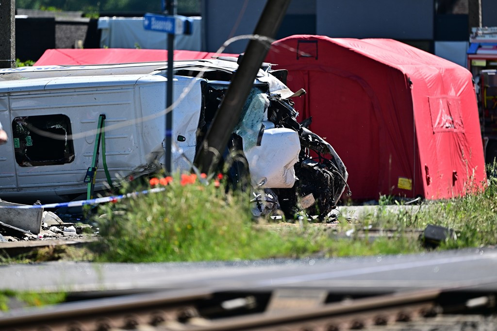 Voz udario u školski autobus u Belgiji, više osoba smrtno stradalo