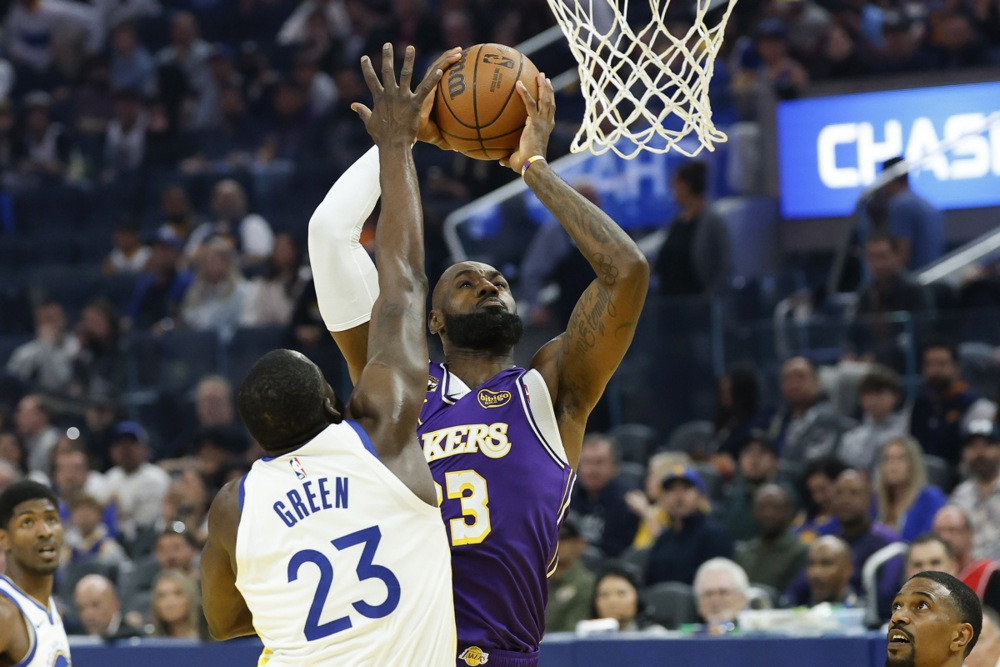 Golden State Warriorsi tri puta pokušali dovesti LeBron Jamesa