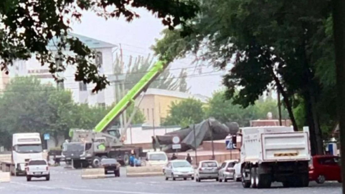 Velika Lenjinova statua uklonjena iz grada Oš u Kirgistanu