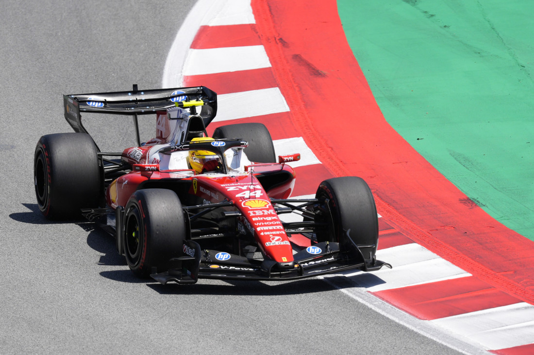 Hamilton slavio prvu pobjedu s Ferrarijem nakon trijumfa na VN Katalonije