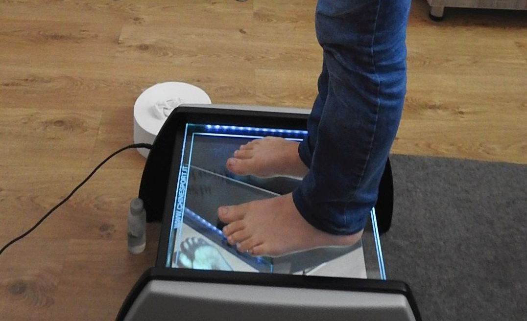 Preventivni pregledi u školama ZDK: Osnovci najviše problema imaju sa težinom, stopalima i kičmom