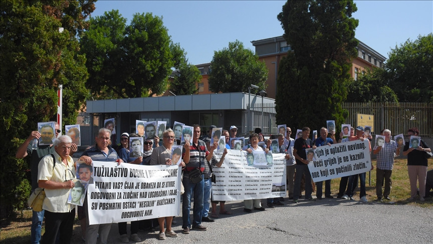 Mirni protesti bivših logoraša pred zgradom Suda i Tužilaštva BiH