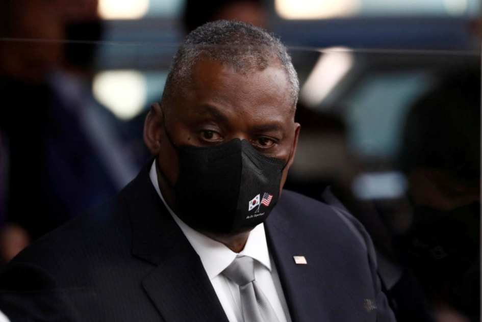 SAD: Ministar odbrane pozitivan na koronavirus