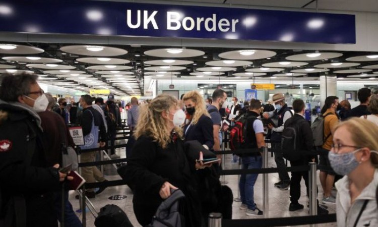 Britanija ukinula upozorenja za putovanja u 32 zemlje