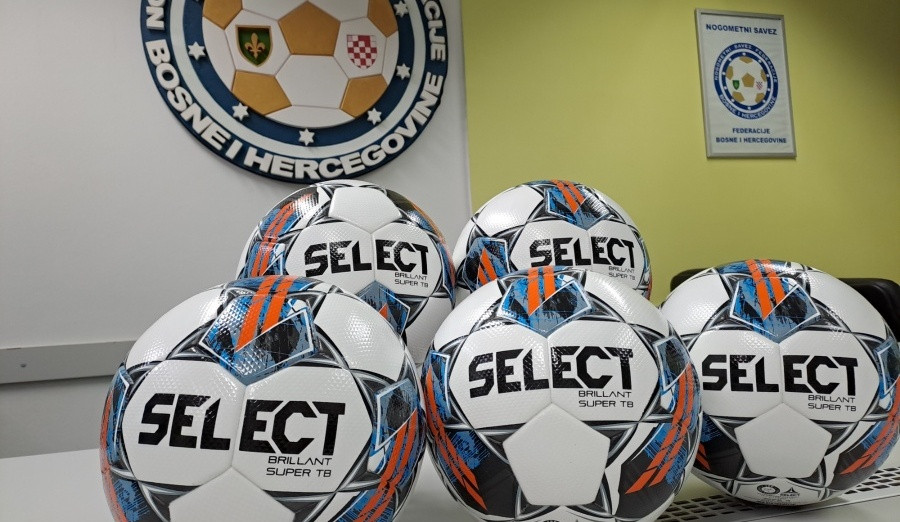 Obezbijeđene lopte za klubove Prve ženske lige FBiH i klubove Prve i Druge futsal lige FBiH