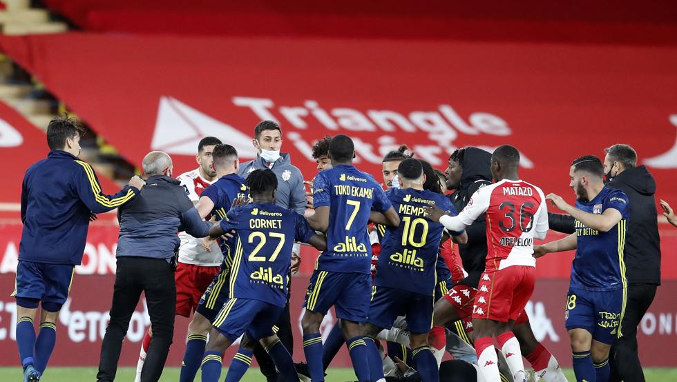 VIDEO / Tučnjava među igračima nakon utakmice Lyona i Monaca