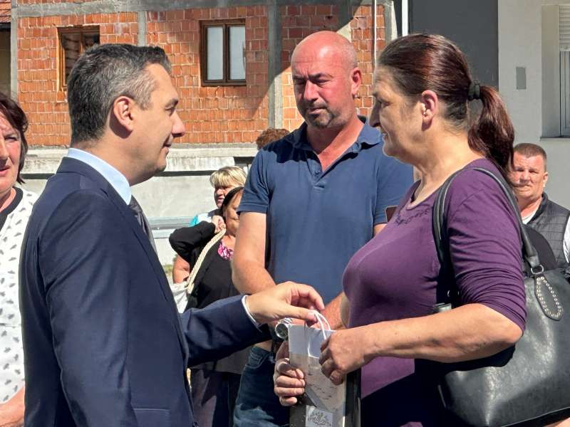 Zatvaranje kolektivnih centara u Goraždu: Ključeve preuzelo 50 porodica