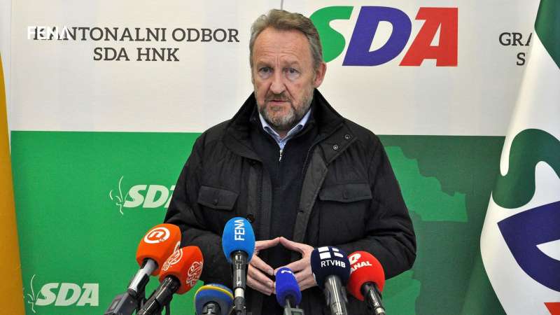 Izetbegović: Sankcije prema Dodiku vremenom će jačati