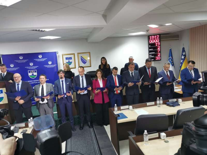 Nova Vlada USK-a - smijenjen Mustafa Ružnić, premijer Nijaz Hušić