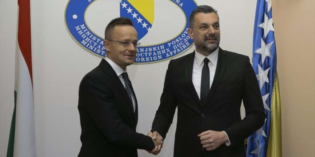 Šef mađarske diplomatije u posjeti BiH, najavljeni susreti s Konakovićem i Dodikom