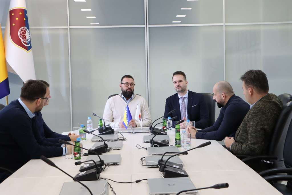 Vlada KS - Dodatna finansijska podrška za završnicu sezone KK 'Bosna' i FK 'Željezničar'