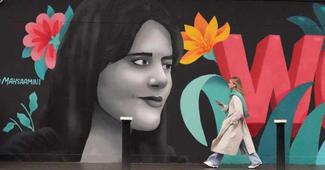 Iran: Priveden pa pušten otac ubijene Mahse Amini