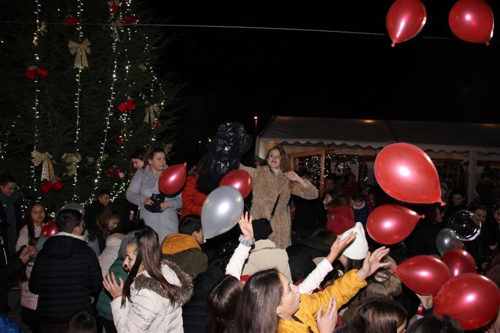 Počela  četverodnevna kulturna manifestacija Božić u Posušju