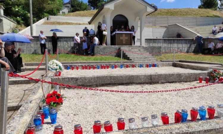 Tomislavgrad: Svijeće za 83 ubijena civila iz Drugog svjetskog rata