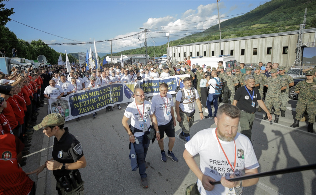 Učesnici Marša mira u tišini ušli u Potočare
