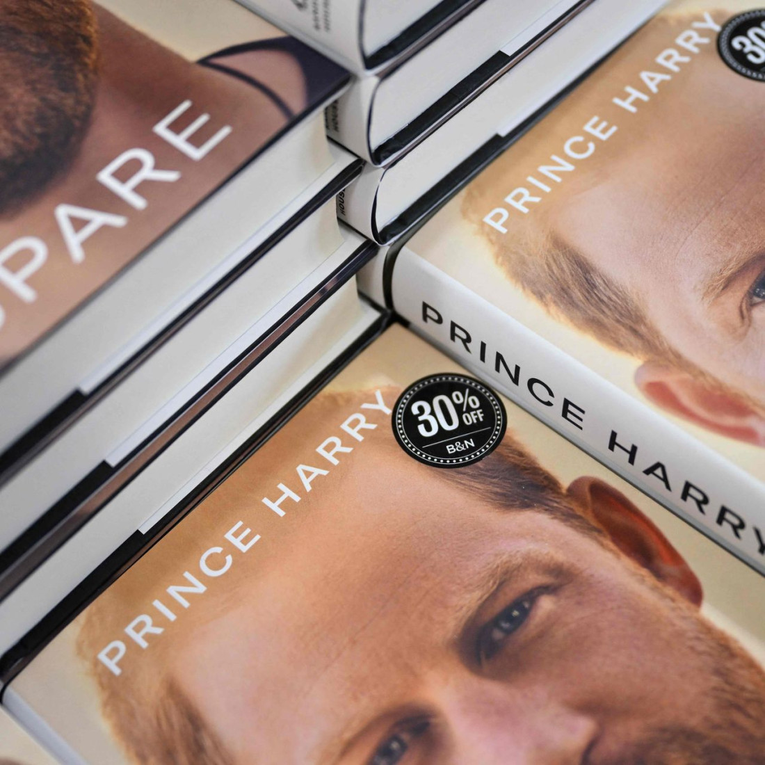 Englesko izdanje knjige princa Harrya prodano u 1,4 miliona primjeraka