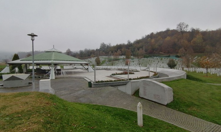 Memorijalni centar Srebrenica će tražiti zabranu „Ćirilice“