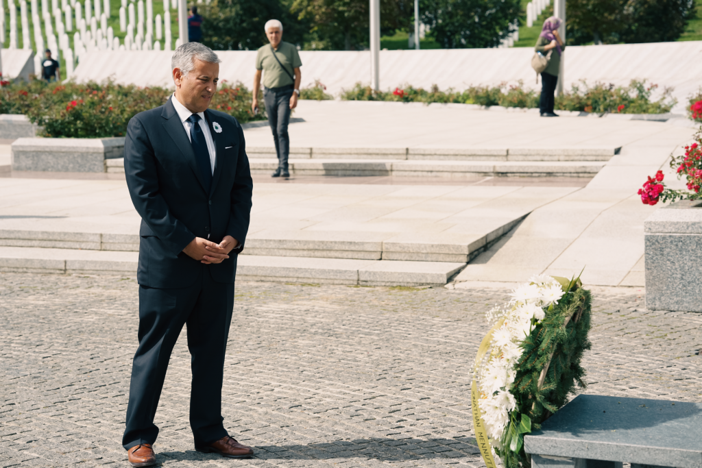 Mennuti posjetio Memorijalni centar Srebrenica i odao počast žrtvama genocida