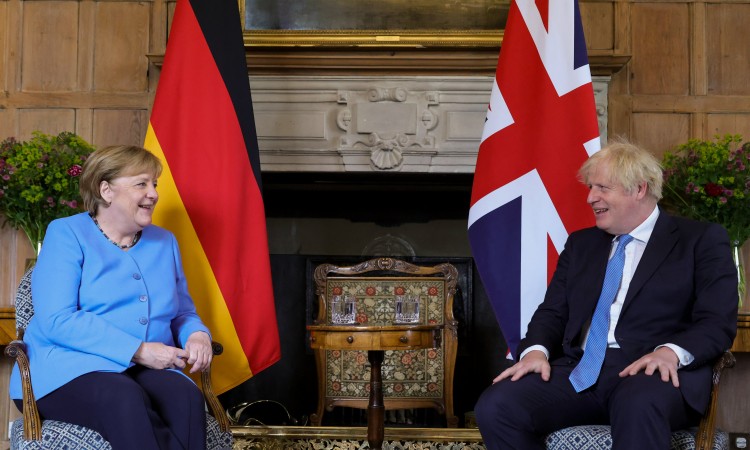 Merkel: Vakcinisani Britanci će u dogledno vrijeme moći putovati u Njemačku