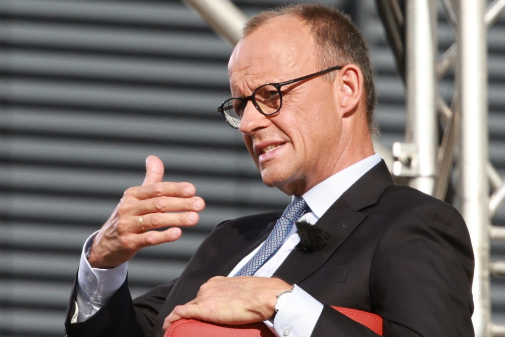 Merz pozdravio Trumpov novi plan o slanju oružja Ukrajini