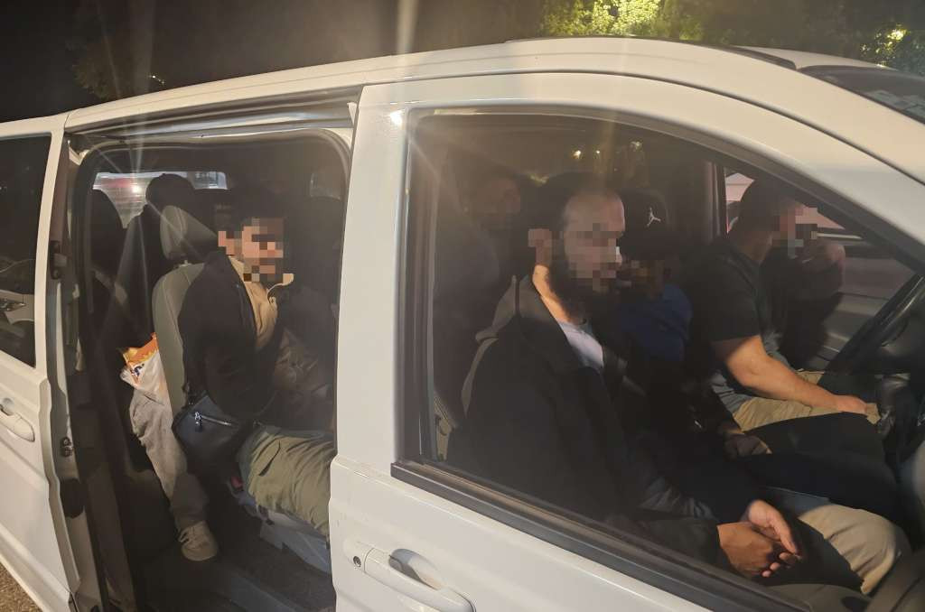 U Gradišci uhapšen muškarac zbog krijumčarenja 12 migranata
