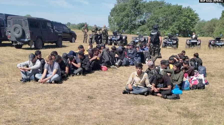 U akciji srbijanskog MUP-a otkriveno 300 migranata i automatske puške