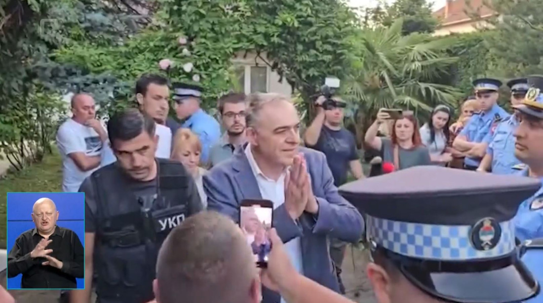 Policija završila s pretresom kuće lidera SDS-a, odvezen u policiju u Banjaluci