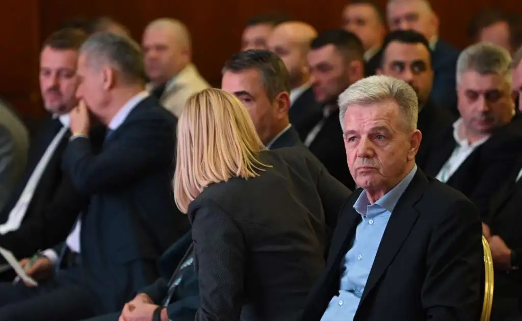 Hoće li se Mirsad Kukić službeno povući s mjesta predsjednika PDA?