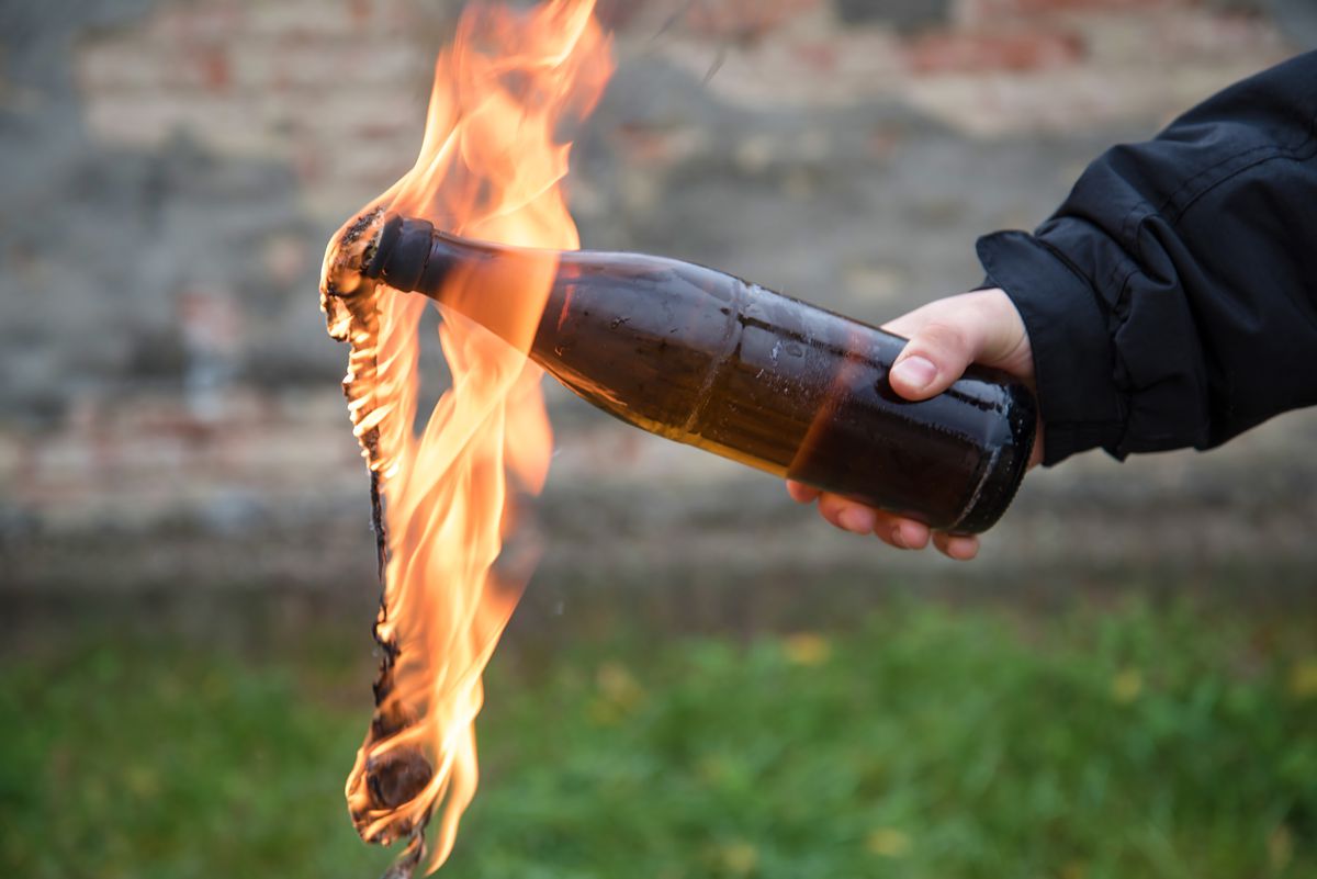 Bačen molotovljev koktel na ruski konzulat u Ukrajini