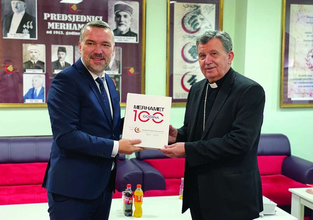 Nadbiskup Vukšić umjesto uobičajenoga božićnog prijema darovao 2000 obroka pučkim kuhinjama