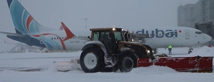 Više od 300 letova otkazano i odgođeno u Moskvi zbog obilnih snježnih padavina
