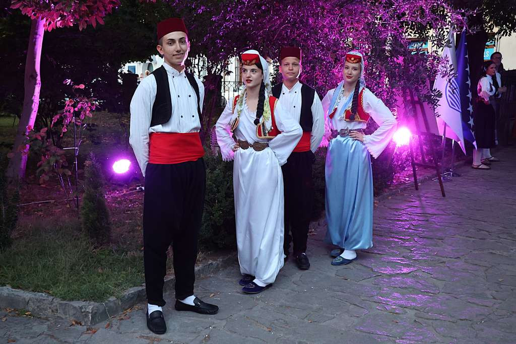 Manifestacijom 'Čuvari tradicije' obilježena 20. godišnjica upisa Starog mosta na UNESCO listu