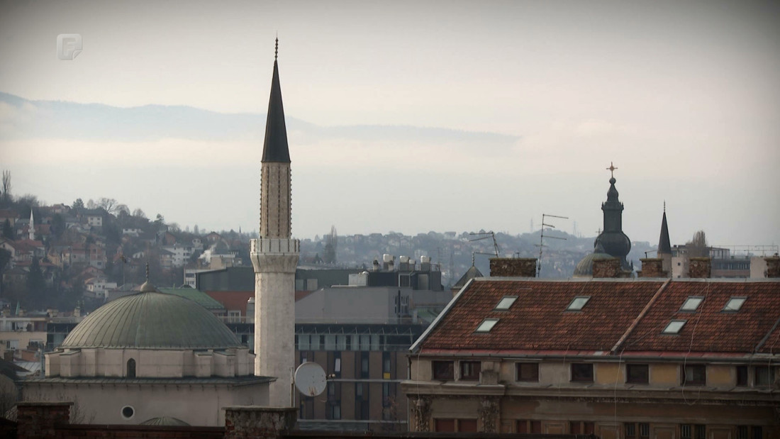 Uvlačenje u političko blato