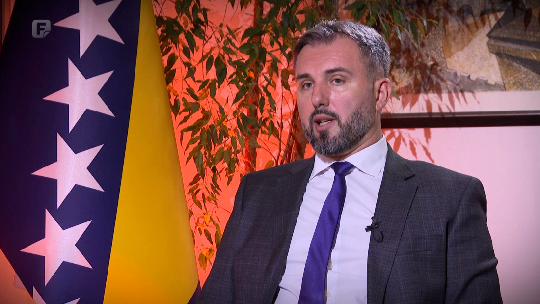 Stojanović: Schmidt pokazuje slabost, nema adekvatnu podršku međunarodne zajednice