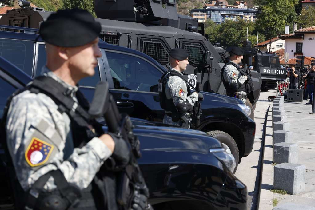 Na Trgu Prve brigade policije prezentirana vozila za specijalne namjene MUP-a KS-a
