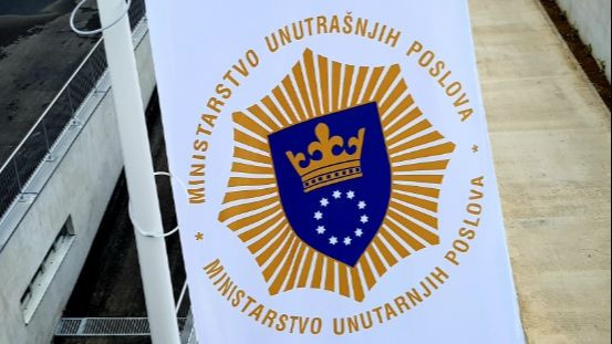 Uprava policije MUP-a ZDK obezbijedila prisustvo policajaca u školama na području kantona