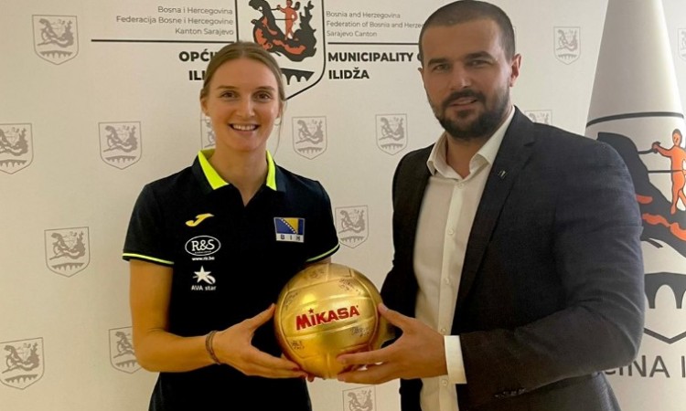 Načelniku Ilidže uručena zlatna odbojkaška lopta