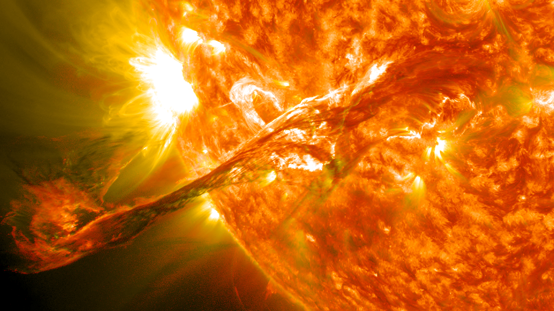 Stiže magnetna oluja sa Sunca