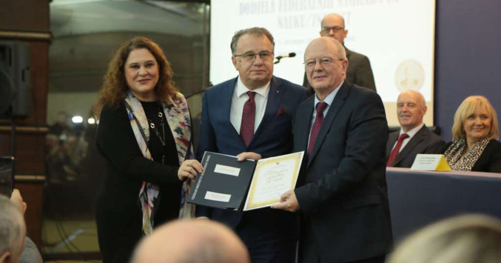 NAŠI NAUČNICI TREBA DA UNAPREĐUJU GLOBALNO ZNANJE