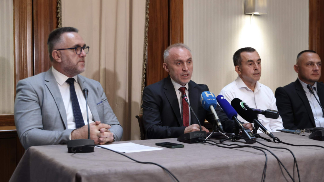 20. jula kolketivna dženaza i ukop sedam žrtava u Kamičanima