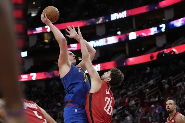 Jokićev novi triple-double u porazu Denvera od Houstona