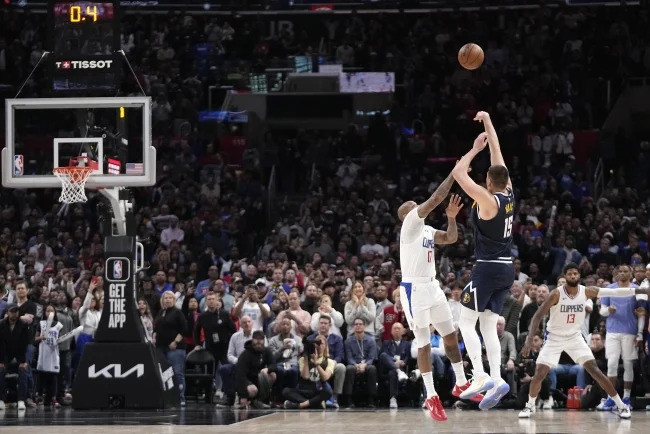 Jokić upisao novi triple-double, ali i promašio šut za pobjedu Denvera protiv Clippersa