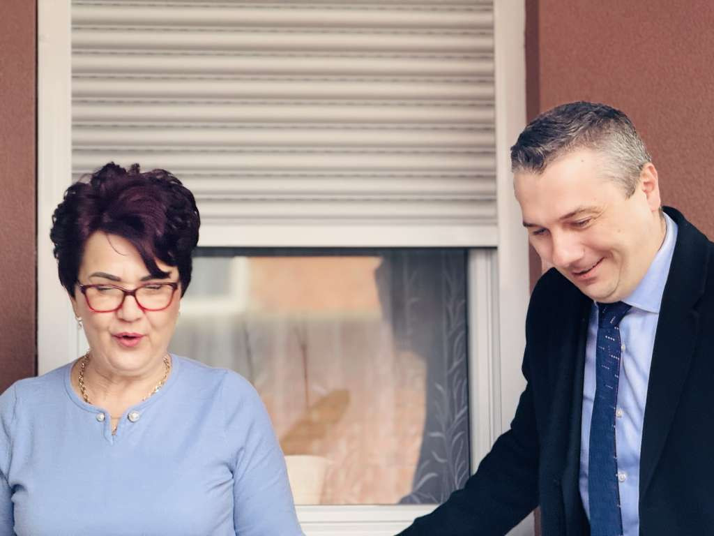Ministar Dizdar posjetio Hediju Godušević iz Janje koja je rodila trojke