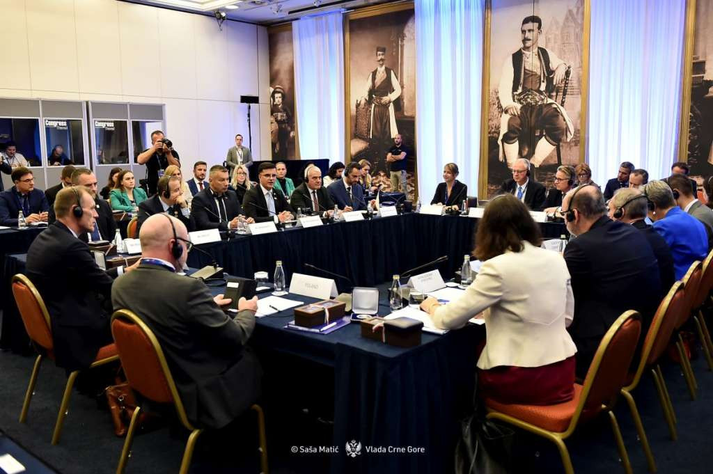 Nešić na ministarskom forumu u Budvi: Saradnjom protiv organizovanog kriminala