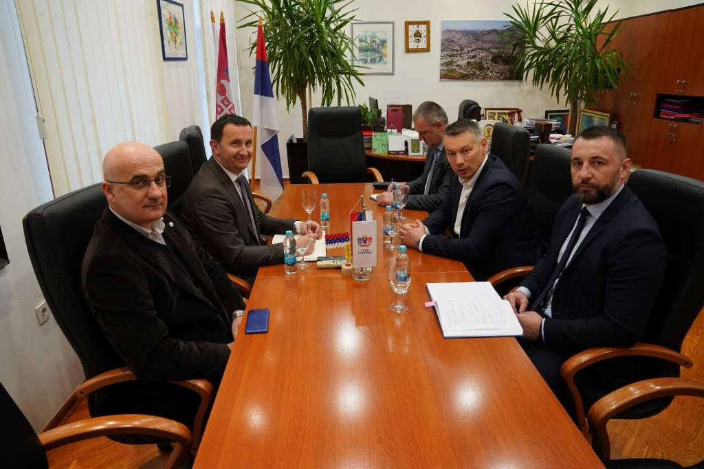 Ministar Nešić i gradonačelnik Trebinja Ćurić razgovarali o sigurnosti i migrantskim rutama