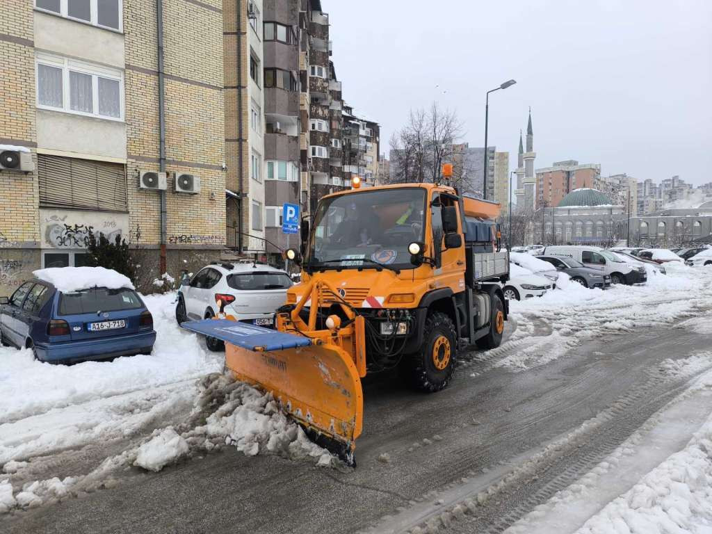 Općina Novi Grad Sarajevo nabavila dva specijalizirana vozila za zimsko održavanje ulica